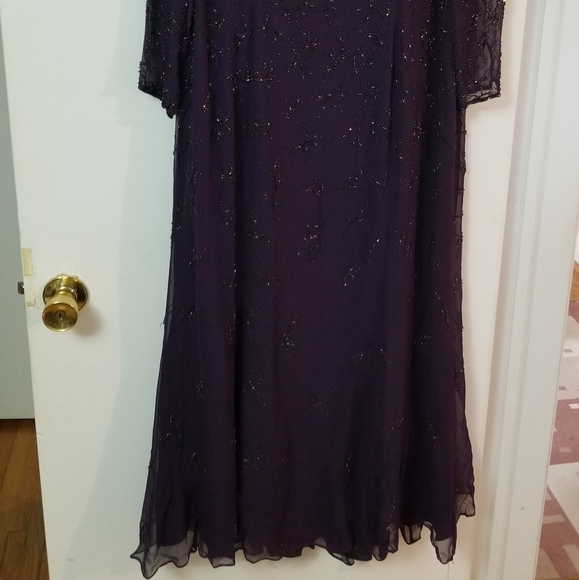 ELEGANT DRESS - Picture 4 of 7